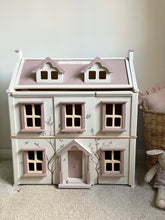 Load image into Gallery viewer, Dollshouse Examples
