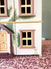 Load image into Gallery viewer, Dollshouse - Danielle
