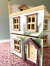 Load image into Gallery viewer, Dollshouse - Danielle
